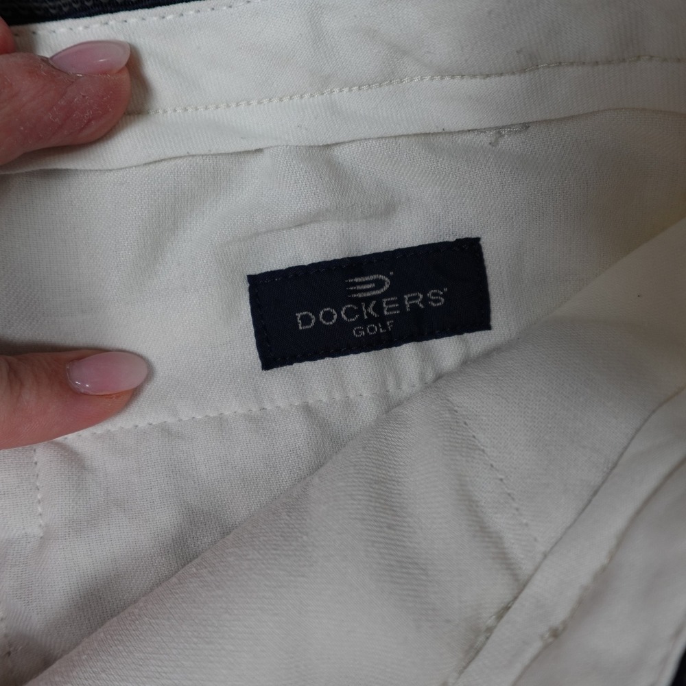 Dockers Golf Mens Pleated Relaxed Fit Khaki Chino Pants W36 L32 Polyester - Picture 3 of 8
